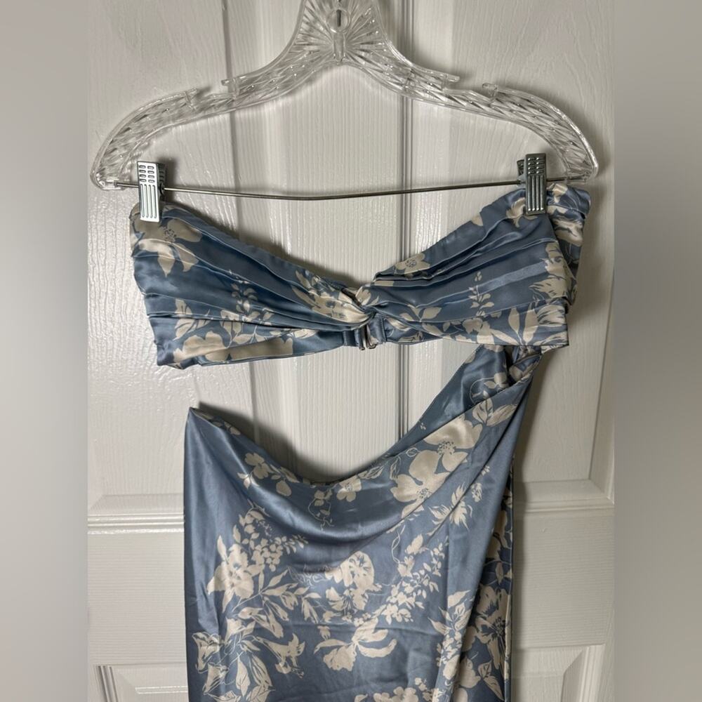 Reformation Vivi Silk Dress in Aliso Blue Floral 8 - Picture 3 of 9